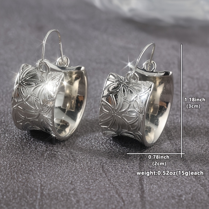 Women's Retro Hand-Carved Flower Design Hoop Earrings, Elegant Style